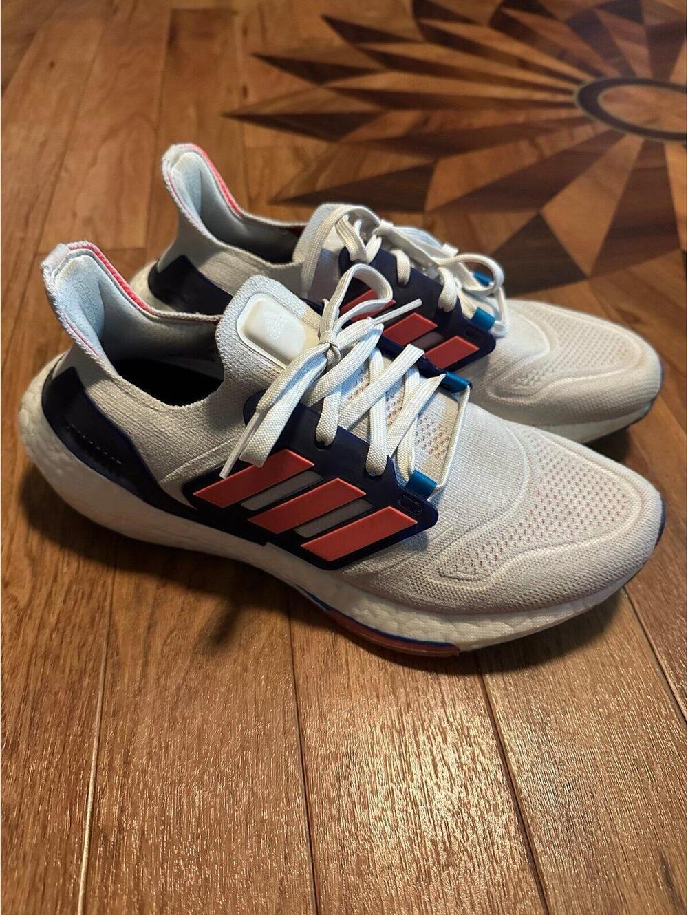 Adidas Ultraboost 22 Women's Size 8.5 Running Shoes White Blue Pink